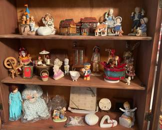 Figurines