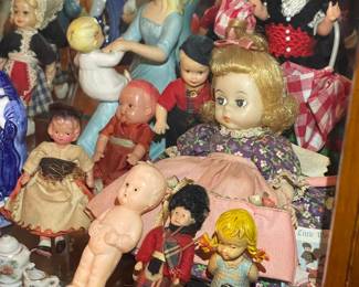 Figurines