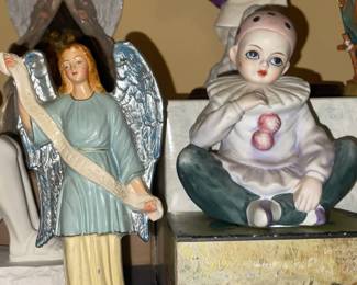 Figurines