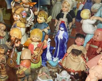 Figurines