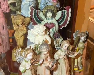 Figurines