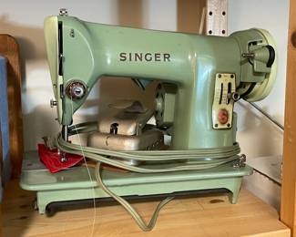 STUNNING Vintage Mint Green Singer Sewing Machine