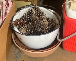Enamel Pot W/ Pinecones