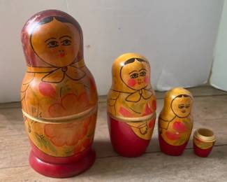 Vintage Matryoshka Russian Nesting Dolls