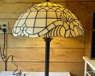 Vintage TiffanyStyle Stained Glass Table Top Lamp OffWhite