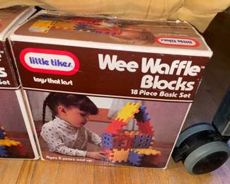 Little Tikes Wee Waffle Blocks