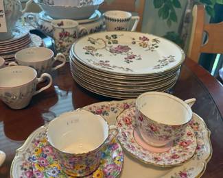 Teacups & Saucers 
