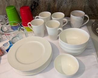 White dish set