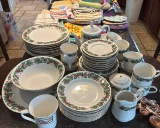Christmas Dish Set