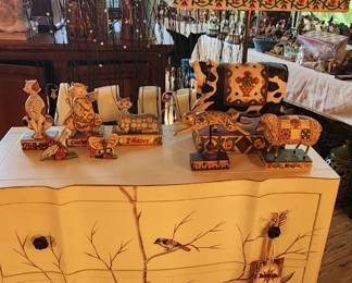 Decorative chest, Jim Shore Lamps, Jim Shore collectibles