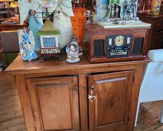 Cabinet, Jim Shore Lamps, Jim Shore A Christmas Carol Ghosts