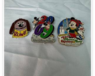 Disney pins