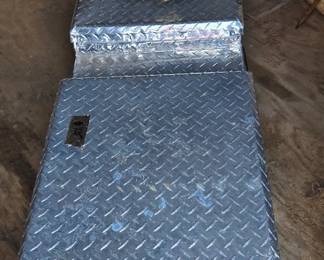 Truck tool box