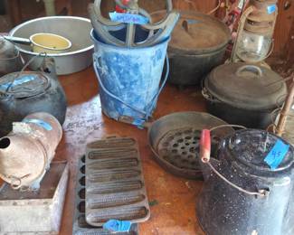Vintage cookware. Granite/enamel ware. Cast Iron