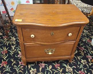 Oak 2 Drawer End Table
