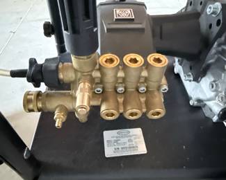 Simpson 4000 PSI 3.5 GPM Gas Pressure Washer with Honda Engine