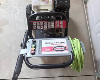Simpson 4000 PSI 3.5 GPM Gas Pressure Washer with Honda Engine