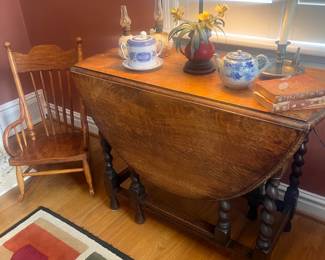 Antique drop leaf table