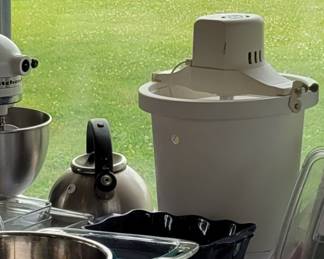 Ice cream maker