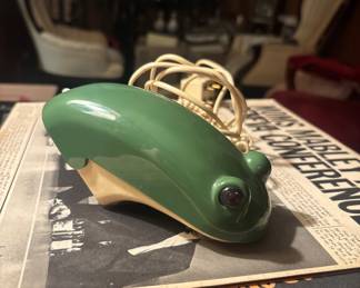 Vintage David Craft Frog Flip Phone