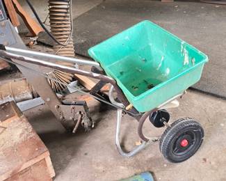 Fertilizer Spreader 