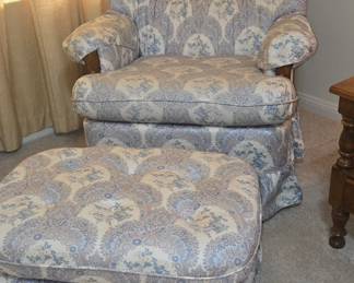 Side Chair with Oak Trim with Ottamon 