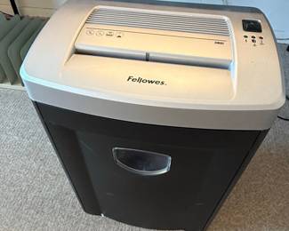Fellowes DM8C Shredder