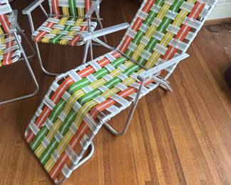 Outdoor lounge chairs set