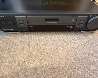 Toshiba VCR W704