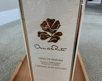 Oscar de la Renta Esprit de Parfum Caressing Body Emollient 200ml
