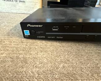Pioneer DV-305 DVD Player