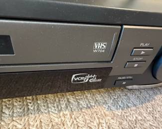 Toshiba VCR W704