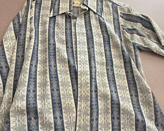 Arrow Shirt Tails Men's Dress Shirt
