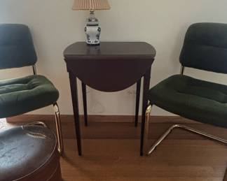Federal Style Mahogany Drop Leaf Pembroke Table