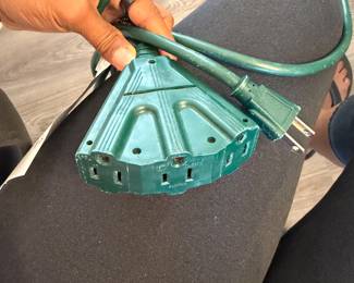 Multiple outlet extension cord (indoor/outdoor)