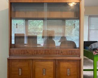 Beautiful 1960’s mid-century China cabinet in mint condition!