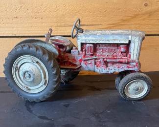 Hubley Ford 961 Powermaster Toy Tractor
