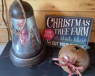 VintageStyle Large Christmas Bell Tree Farm Sign  Round Bell