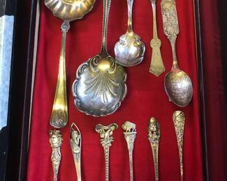 Souvenir spoons from national parks