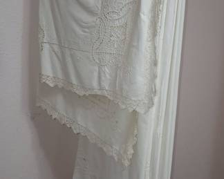 Vintage Hand Embroidered Linen Tablecloth with Lace Trim