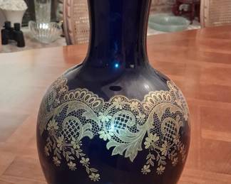 Lindner Kueps Bavaria Echt Cobalt Vase with Gold Lace Overlay