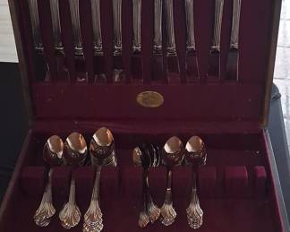 WM Rogers Silverplate Flatware Set