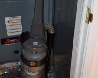 Hoover WindTunnel T-Series Rewind Bagless Upright Vacuum Cleaner