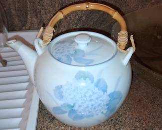 Japanese Hydrangea Ceramic Teapot with Bamboo Handle