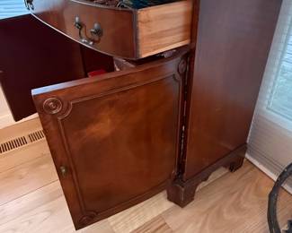Vintage Mahogany Sideboard with Drawer and Cabinet