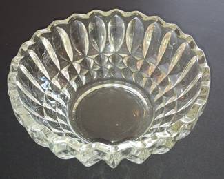 Jeannette Glass Windsor Pattern Serving Bowl