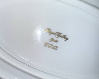 Royal Gallery Gold Dinnerware Set