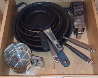 Assorted Cookware and Kitchen Utensils Set