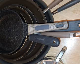 Assorted Cookware and Kitchen Utensils Set