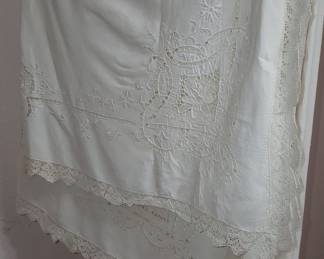 Vintage Hand Embroidered Linen Tablecloth with Lace Trim